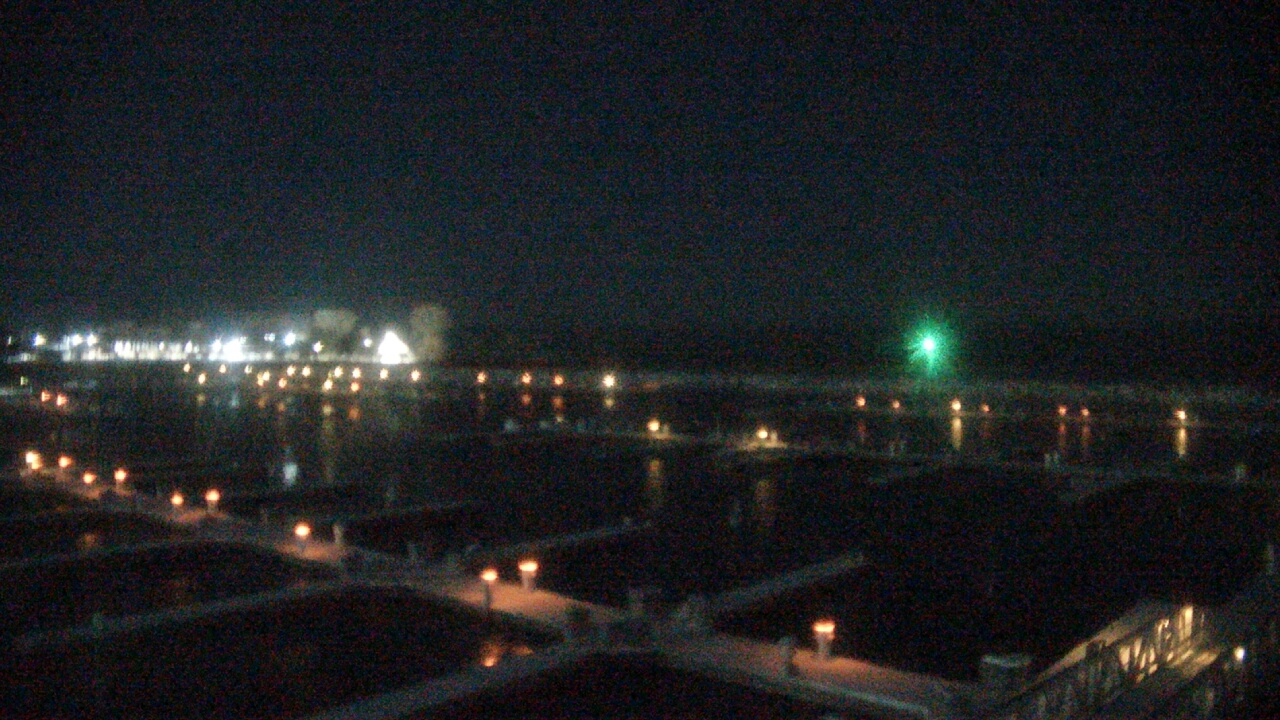 Thumbnail for current weather camera view from Waukegan Harbor and Marina in Waukegan, Illinois