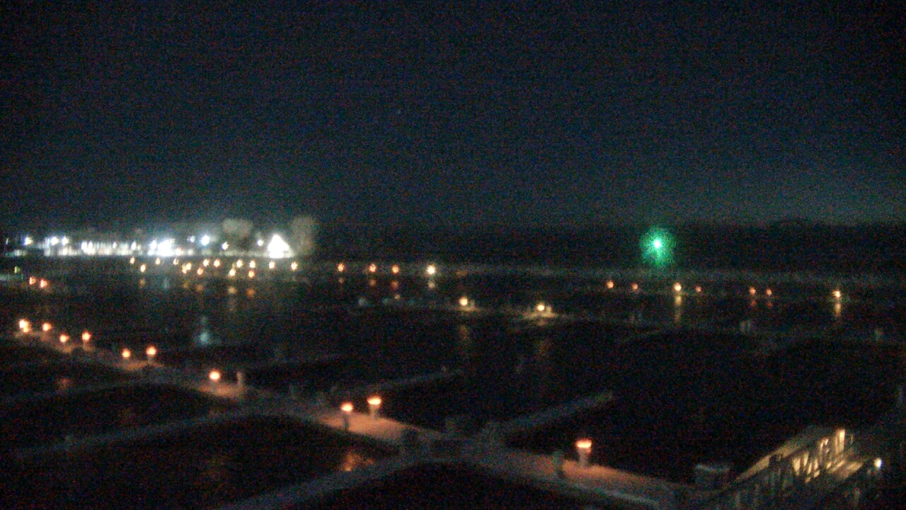 Thumbnail for current weather camera view from Waukegan Harbor and Marina in Waukegan, Illinois