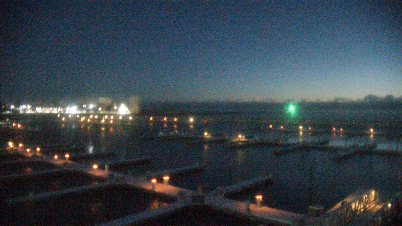 Thumbnail for current weather camera view from Waukegan Harbor and Marina in Waukegan, Illinois