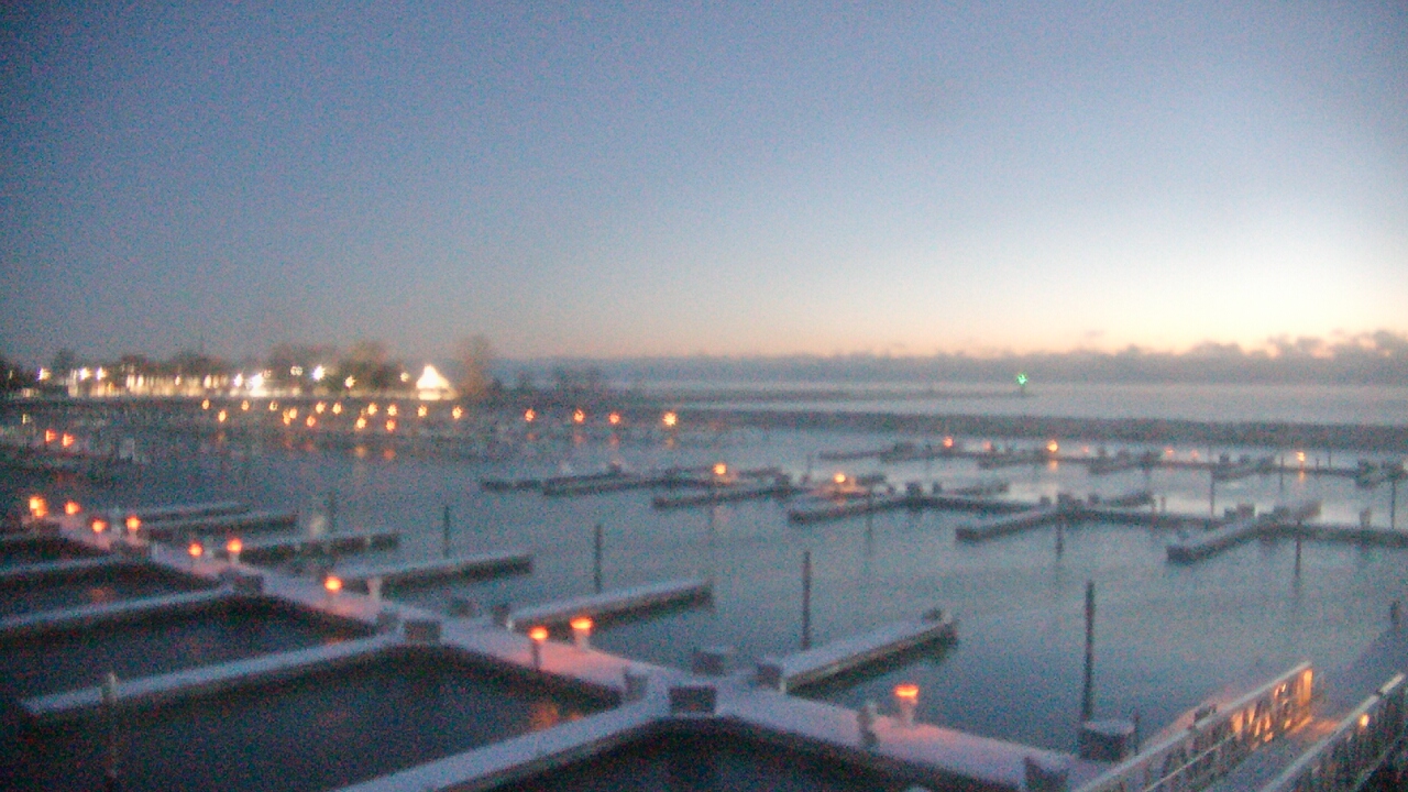 Thumbnail for current weather camera view from Waukegan Harbor and Marina in Waukegan, Illinois
