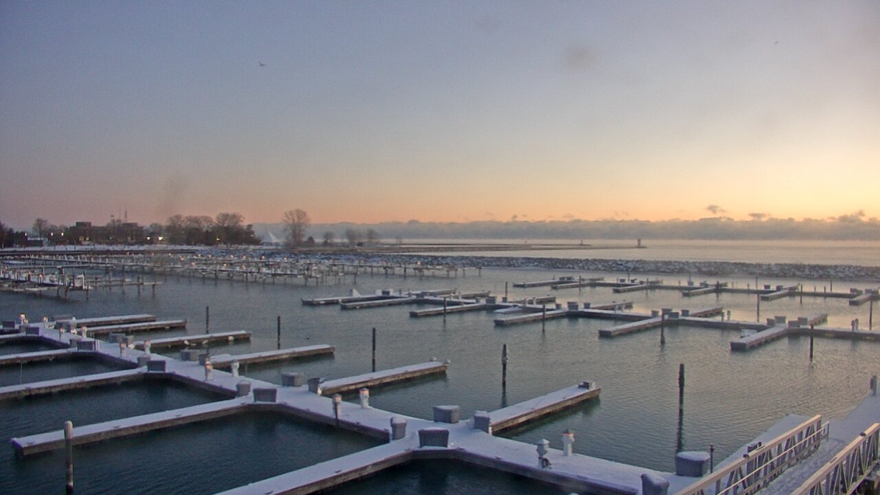 Thumbnail for current weather camera view from Waukegan Harbor and Marina in Waukegan, Illinois