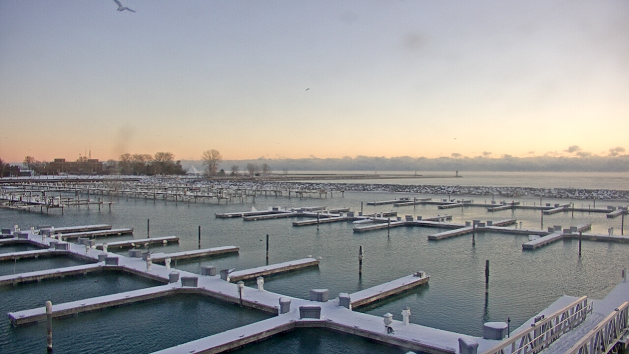 Thumbnail for current weather camera view from Waukegan Harbor and Marina in Waukegan, Illinois