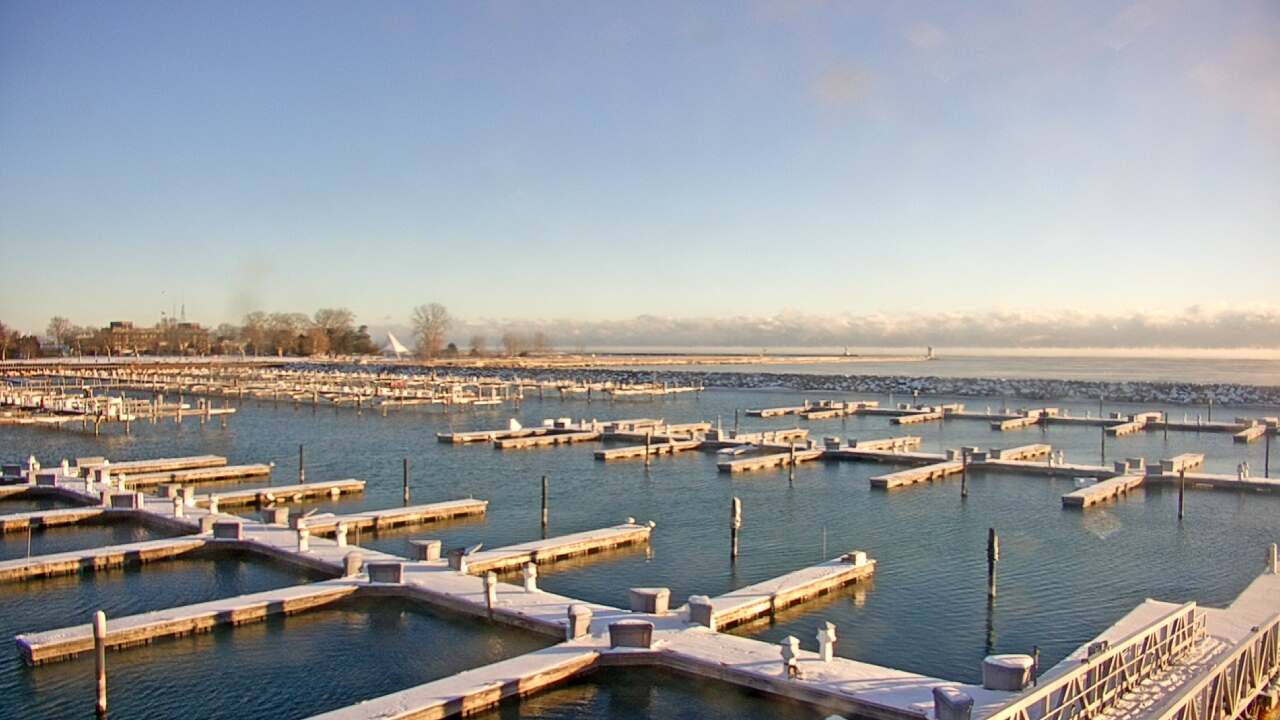 Thumbnail for current weather camera view from Waukegan Harbor and Marina in Waukegan, Illinois