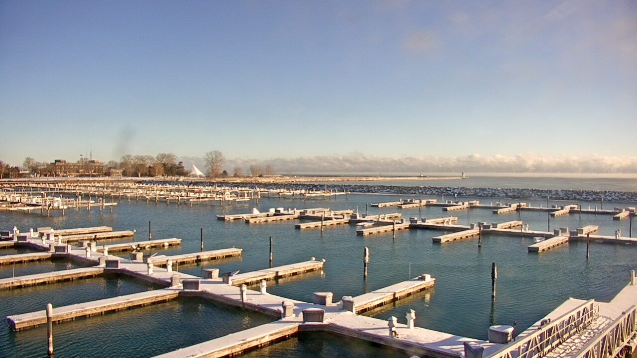 Thumbnail for current weather camera view from Waukegan Harbor and Marina in Waukegan, Illinois