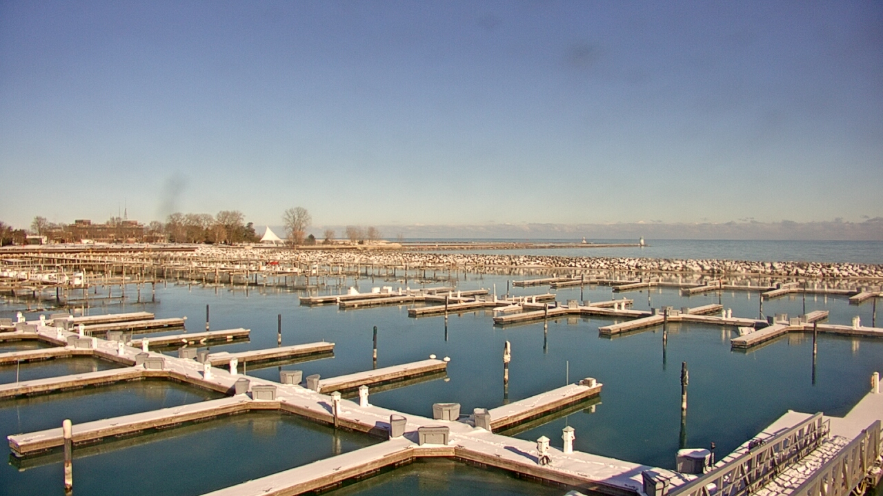 Thumbnail for current weather camera view from Waukegan Harbor and Marina in Waukegan, Illinois