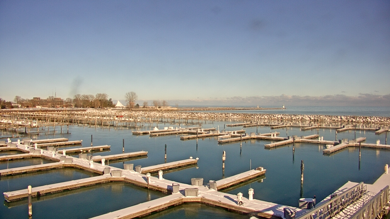 Thumbnail for current weather camera view from Waukegan Harbor and Marina in Waukegan, Illinois