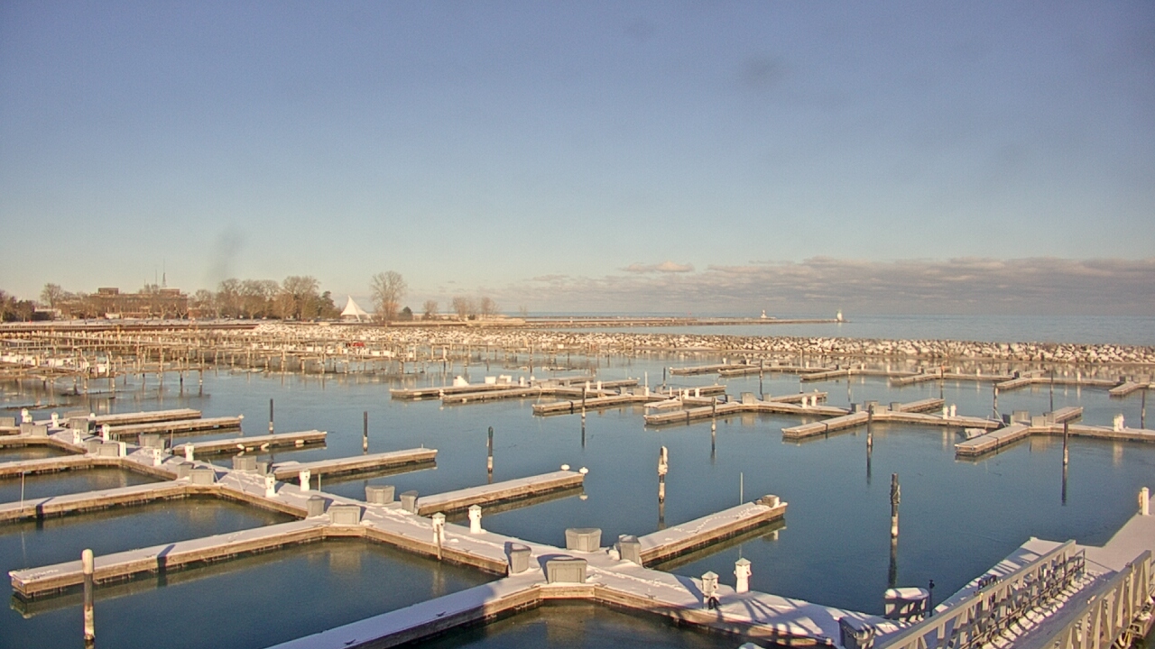 Thumbnail for current weather camera view from Waukegan Harbor and Marina in Waukegan, Illinois
