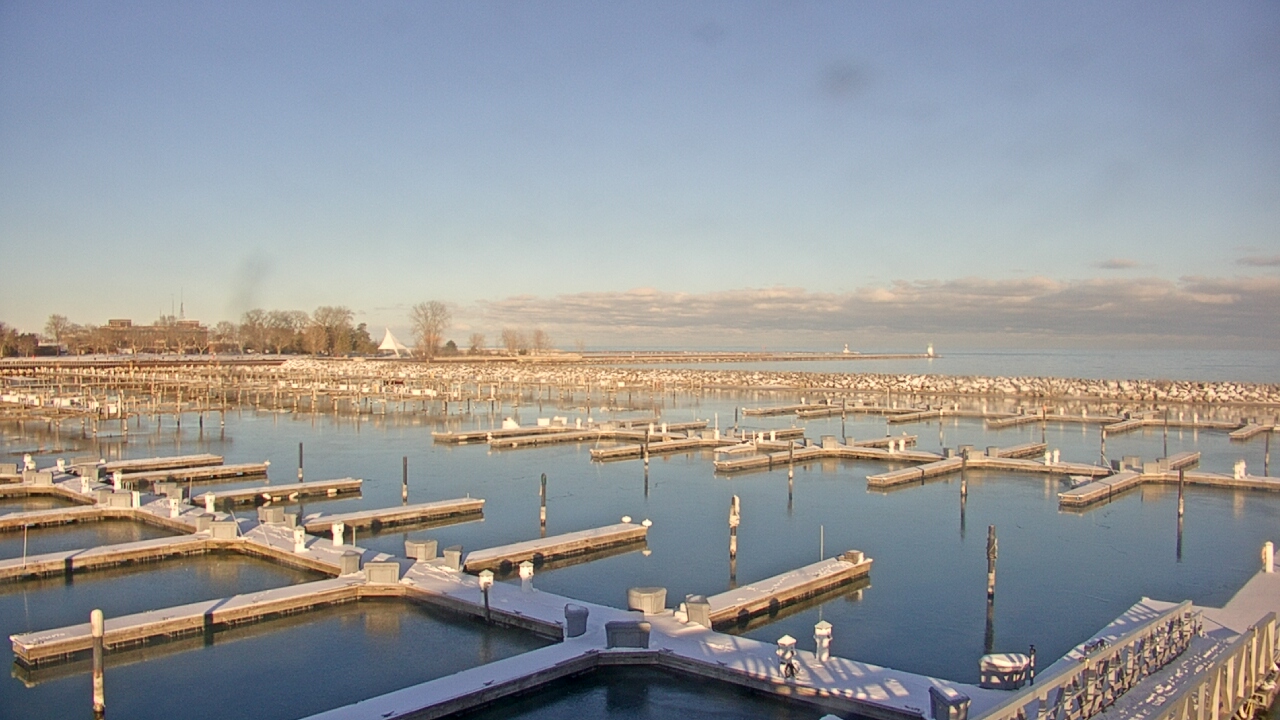 Thumbnail for current weather camera view from Waukegan Harbor and Marina in Waukegan, Illinois
