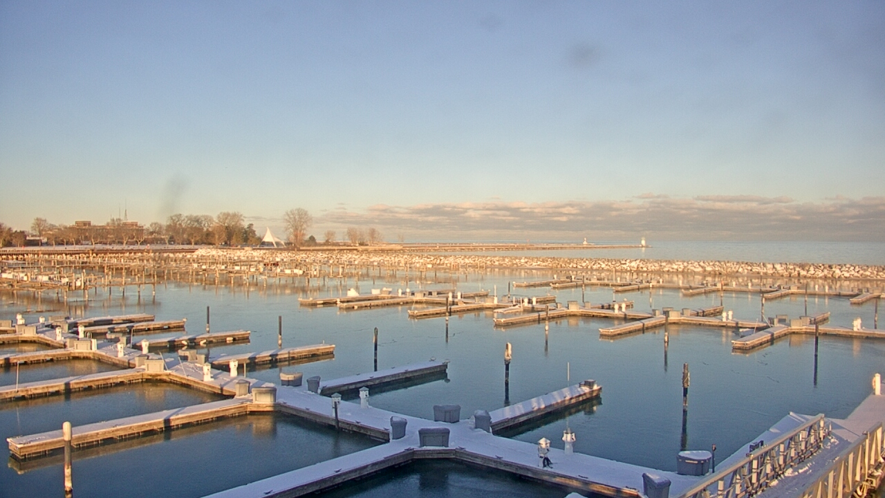 Thumbnail for current weather camera view from Waukegan Harbor and Marina in Waukegan, Illinois