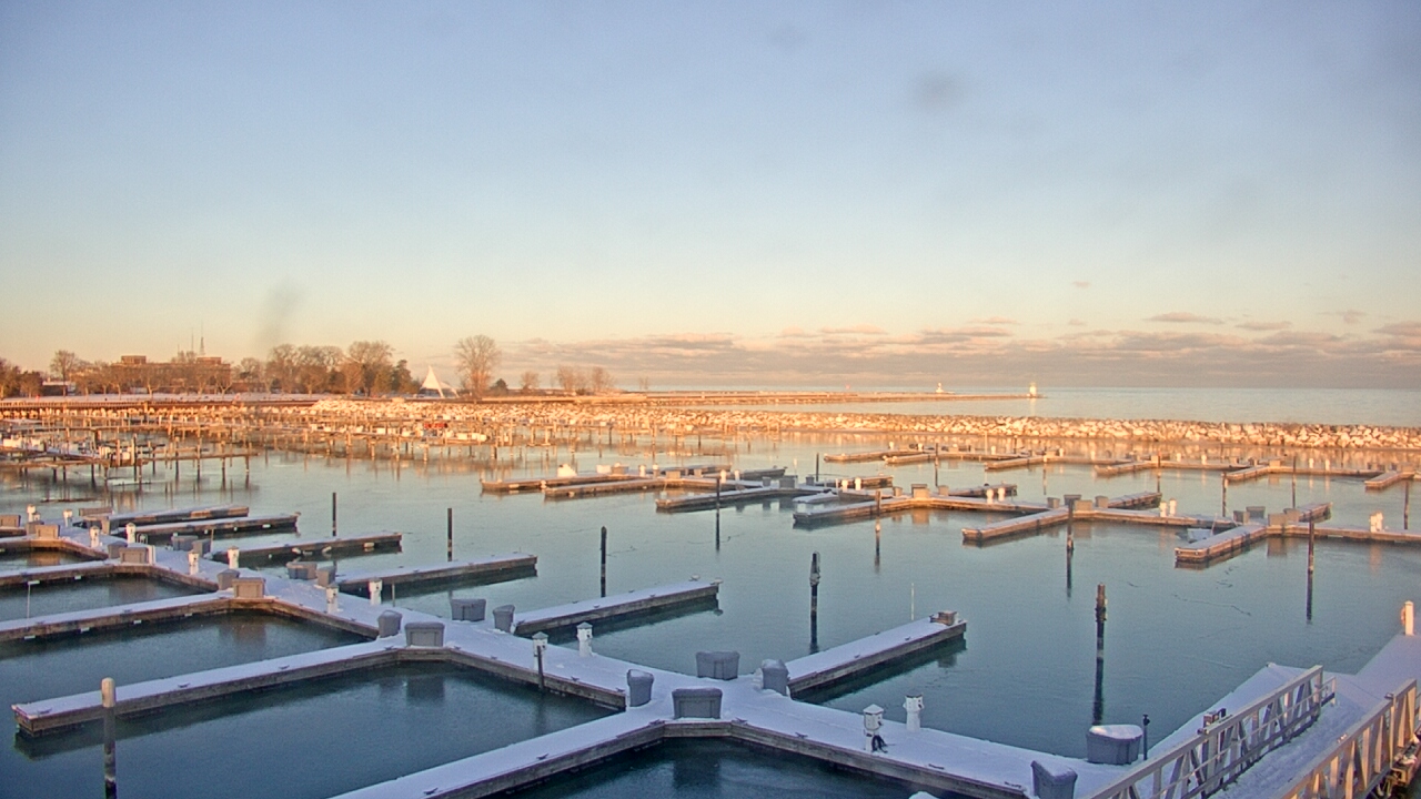 Thumbnail for current weather camera view from Waukegan Harbor and Marina in Waukegan, Illinois