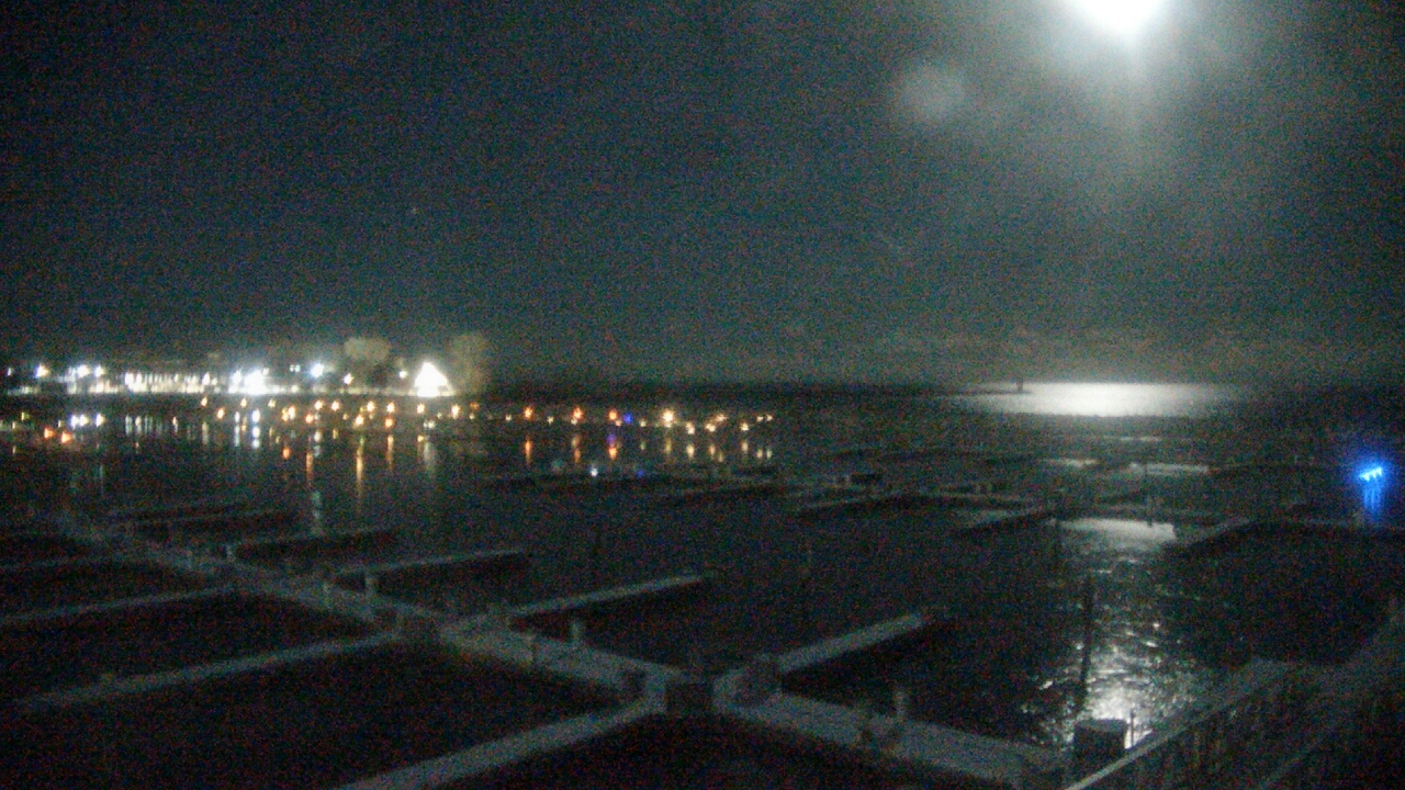 Thumbnail for current weather camera view from Waukegan Harbor and Marina in Waukegan, Illinois