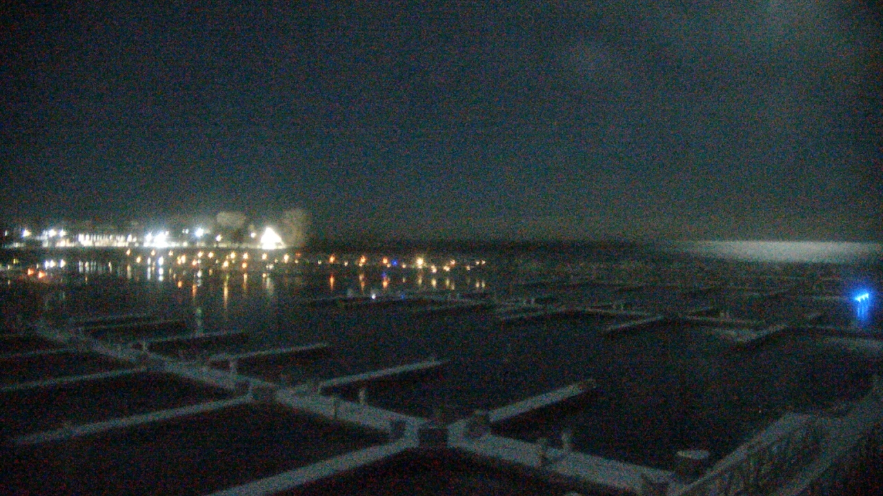 Thumbnail for current weather camera view from Waukegan Harbor and Marina in Waukegan, Illinois