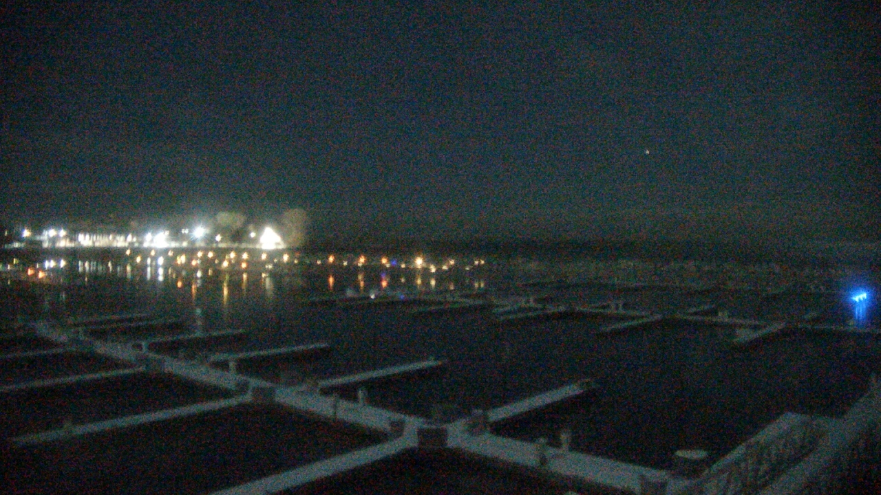 Thumbnail for current weather camera view from Waukegan Harbor and Marina in Waukegan, Illinois