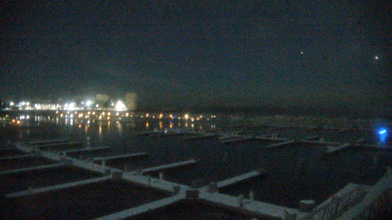 Thumbnail for current weather camera view from Waukegan Harbor and Marina in Waukegan, Illinois
