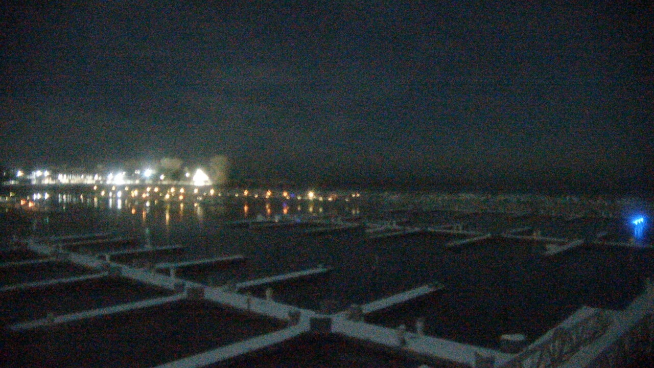 Thumbnail for current weather camera view from Waukegan Harbor and Marina in Waukegan, Illinois