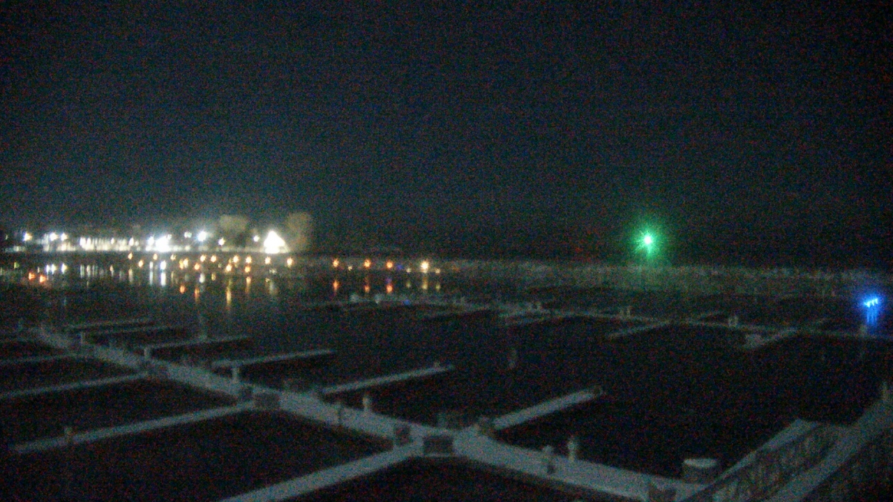 Thumbnail for current weather camera view from Waukegan Harbor and Marina in Waukegan, Illinois