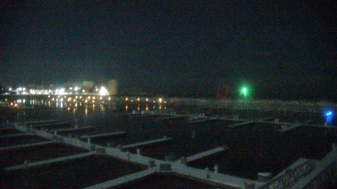 Thumbnail for current weather camera view from Waukegan Harbor and Marina in Waukegan, Illinois