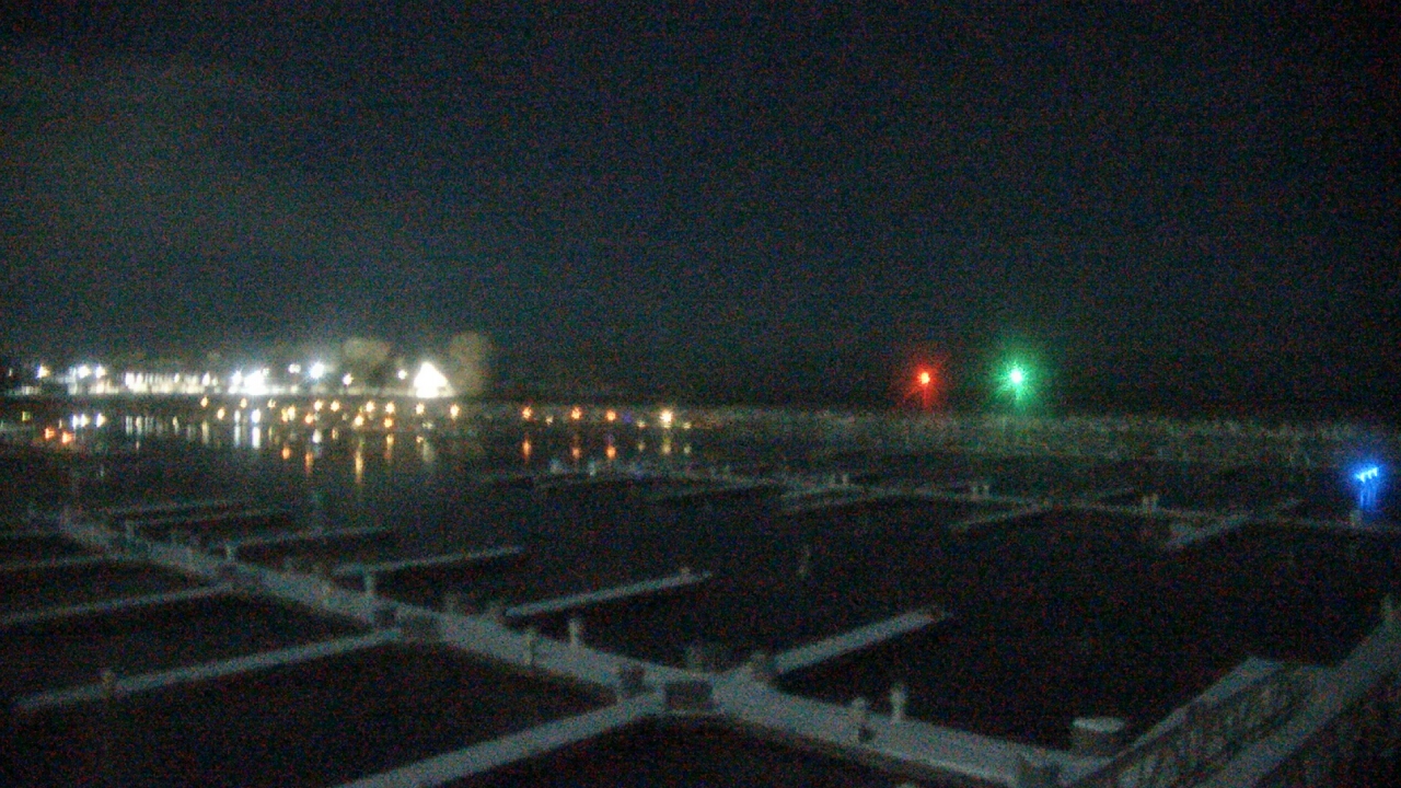 Thumbnail for current weather camera view from Waukegan Harbor and Marina in Waukegan, Illinois