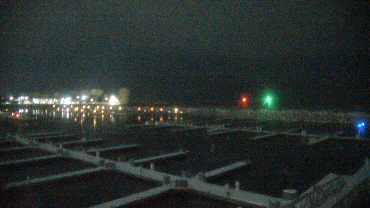 Thumbnail for current weather camera view from Waukegan Harbor and Marina in Waukegan, Illinois