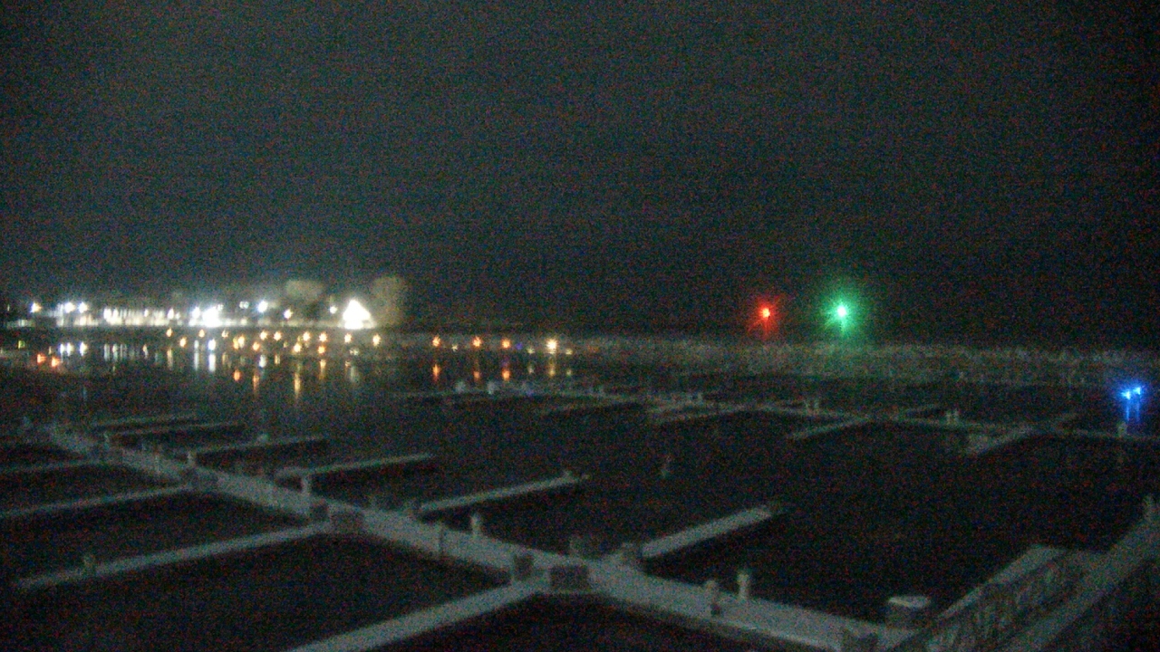 Thumbnail for current weather camera view from Waukegan Harbor and Marina in Waukegan, Illinois