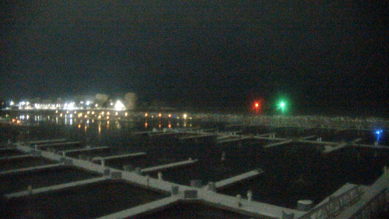 Thumbnail for current weather camera view from Waukegan Harbor and Marina in Waukegan, Illinois