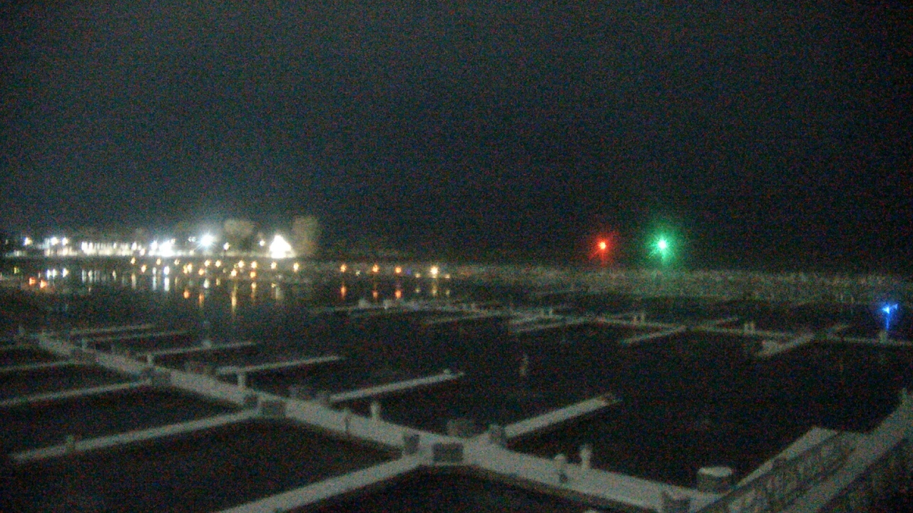 Thumbnail for current weather camera view from Waukegan Harbor and Marina in Waukegan, Illinois