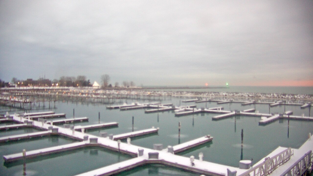 Thumbnail for current weather camera view from Waukegan Harbor and Marina in Waukegan, Illinois