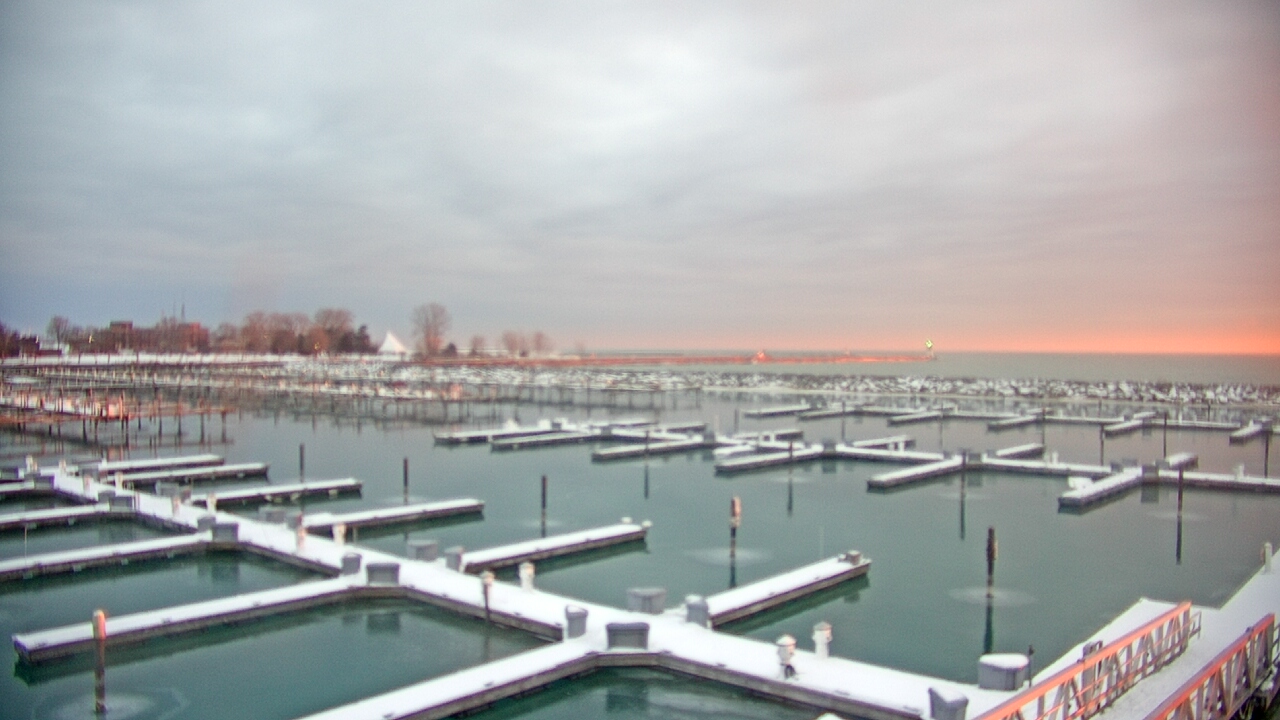 Thumbnail for current weather camera view from Waukegan Harbor and Marina in Waukegan, Illinois