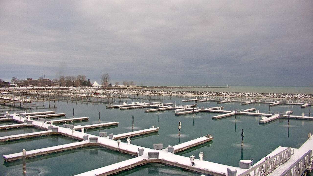 Thumbnail for current weather camera view from Waukegan Harbor and Marina in Waukegan, Illinois