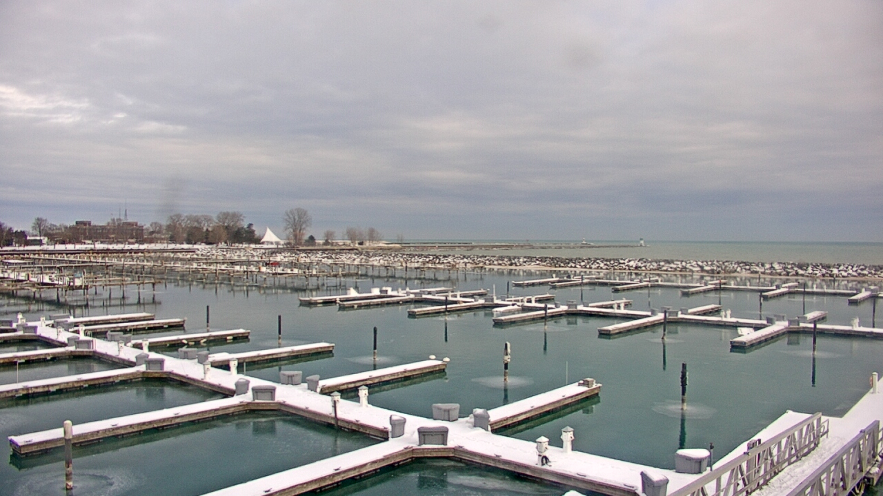 Thumbnail for current weather camera view from Waukegan Harbor and Marina in Waukegan, Illinois