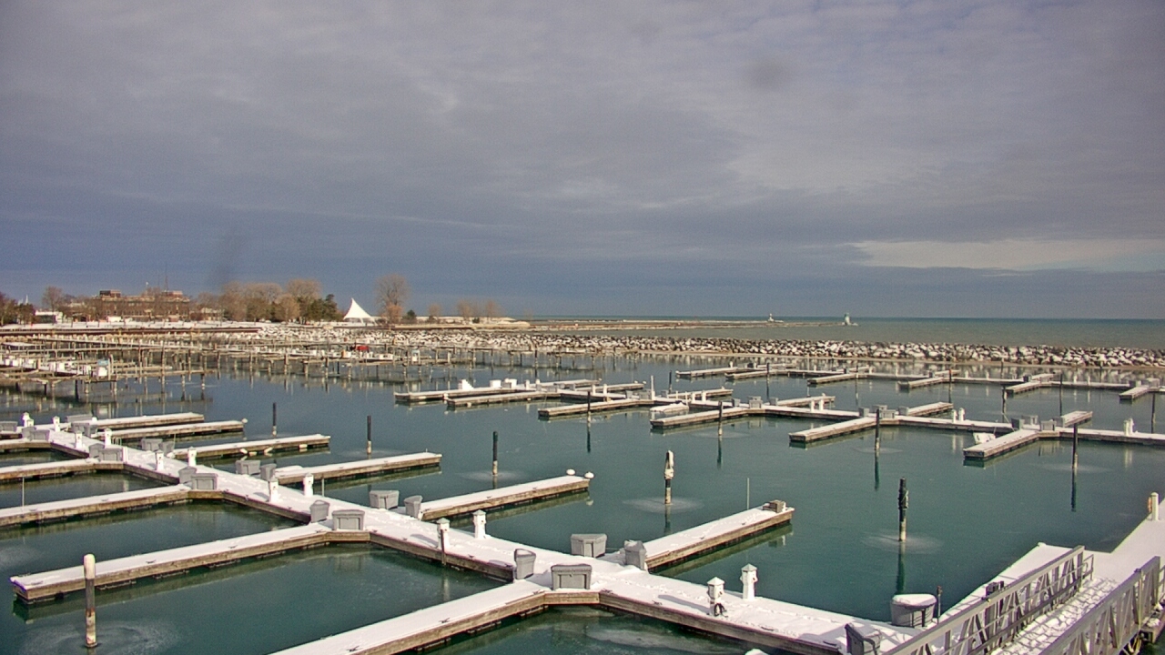 Thumbnail for current weather camera view from Waukegan Harbor and Marina in Waukegan, Illinois