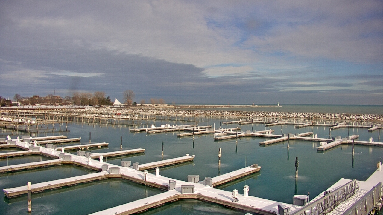 Thumbnail for current weather camera view from Waukegan Harbor and Marina in Waukegan, Illinois