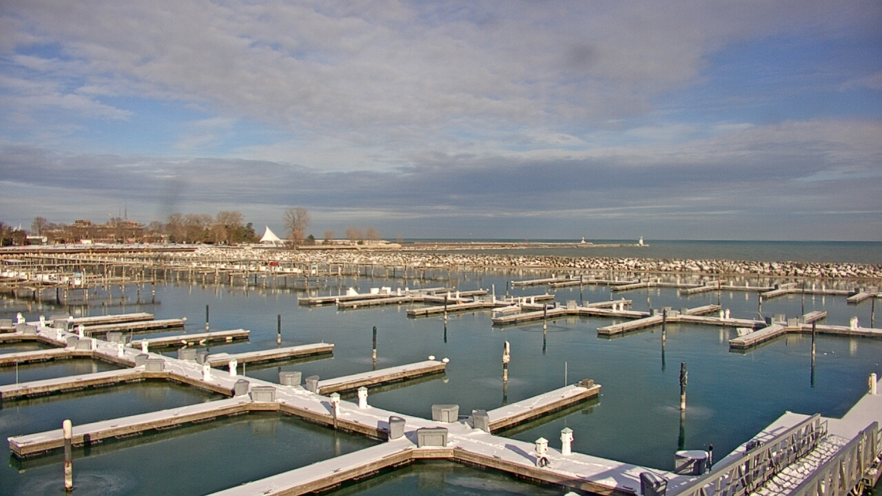 Thumbnail for current weather camera view from Waukegan Harbor and Marina in Waukegan, Illinois