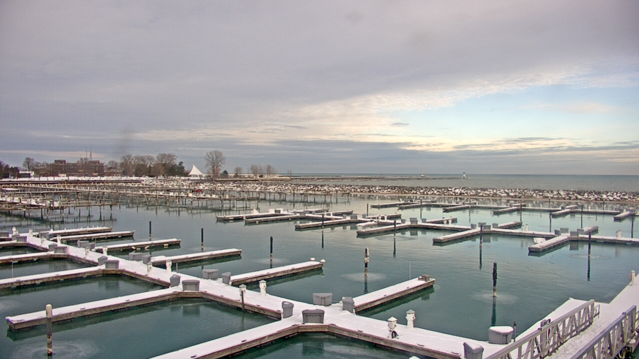 Thumbnail for current weather camera view from Waukegan Harbor and Marina in Waukegan, Illinois