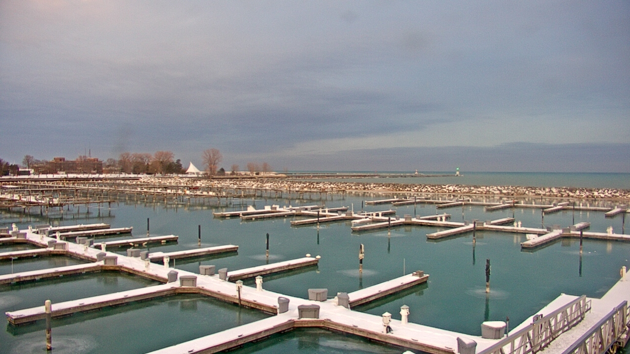 Thumbnail for current weather camera view from Waukegan Harbor and Marina in Waukegan, Illinois