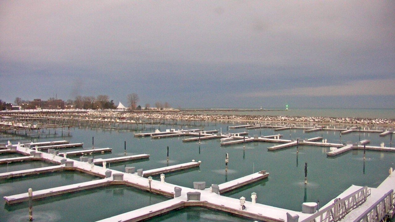 Thumbnail for current weather camera view from Waukegan Harbor and Marina in Waukegan, Illinois