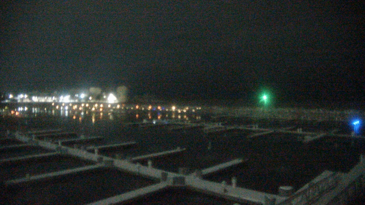 Thumbnail for current weather camera view from Waukegan Harbor and Marina in Waukegan, Illinois