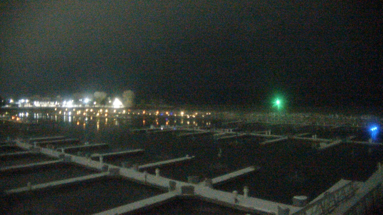 Thumbnail for current weather camera view from Waukegan Harbor and Marina in Waukegan, Illinois