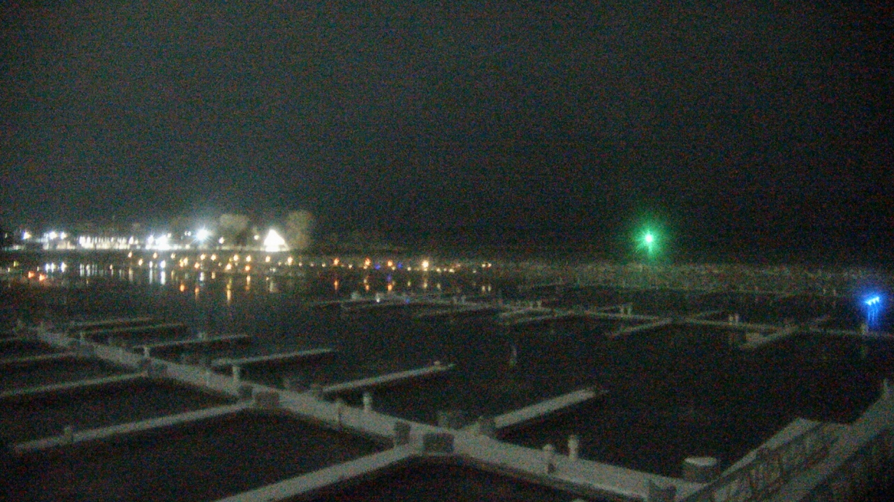 Thumbnail for current weather camera view from Waukegan Harbor and Marina in Waukegan, Illinois