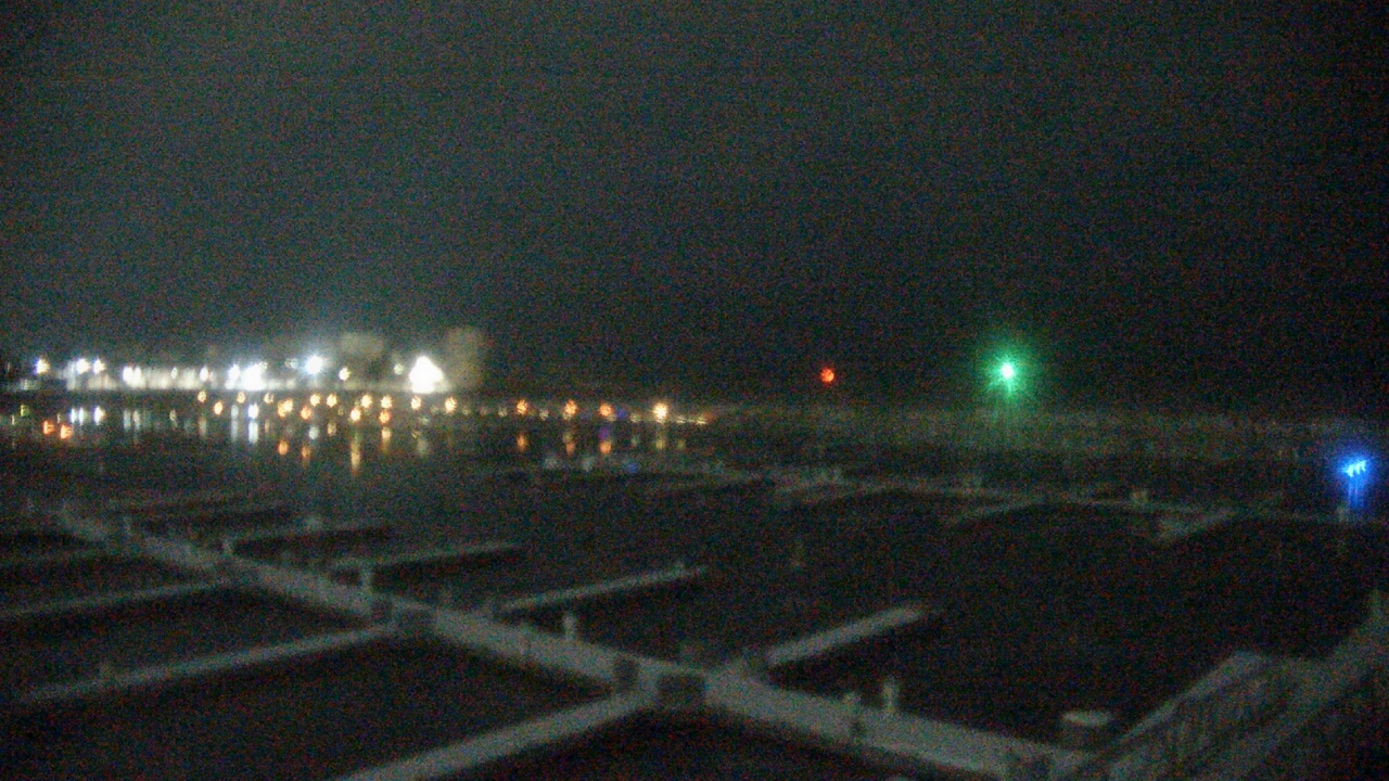 Thumbnail for current weather camera view from Waukegan Harbor and Marina in Waukegan, Illinois