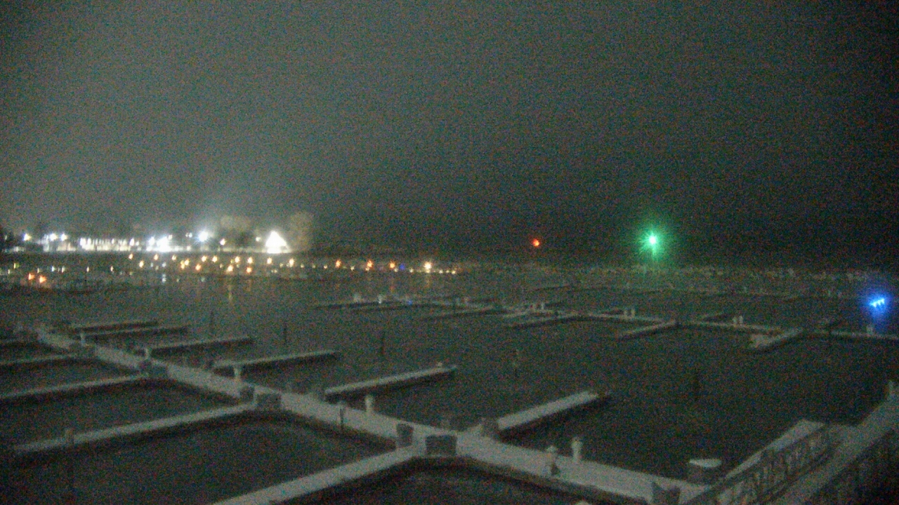 Thumbnail for current weather camera view from Waukegan Harbor and Marina in Waukegan, Illinois