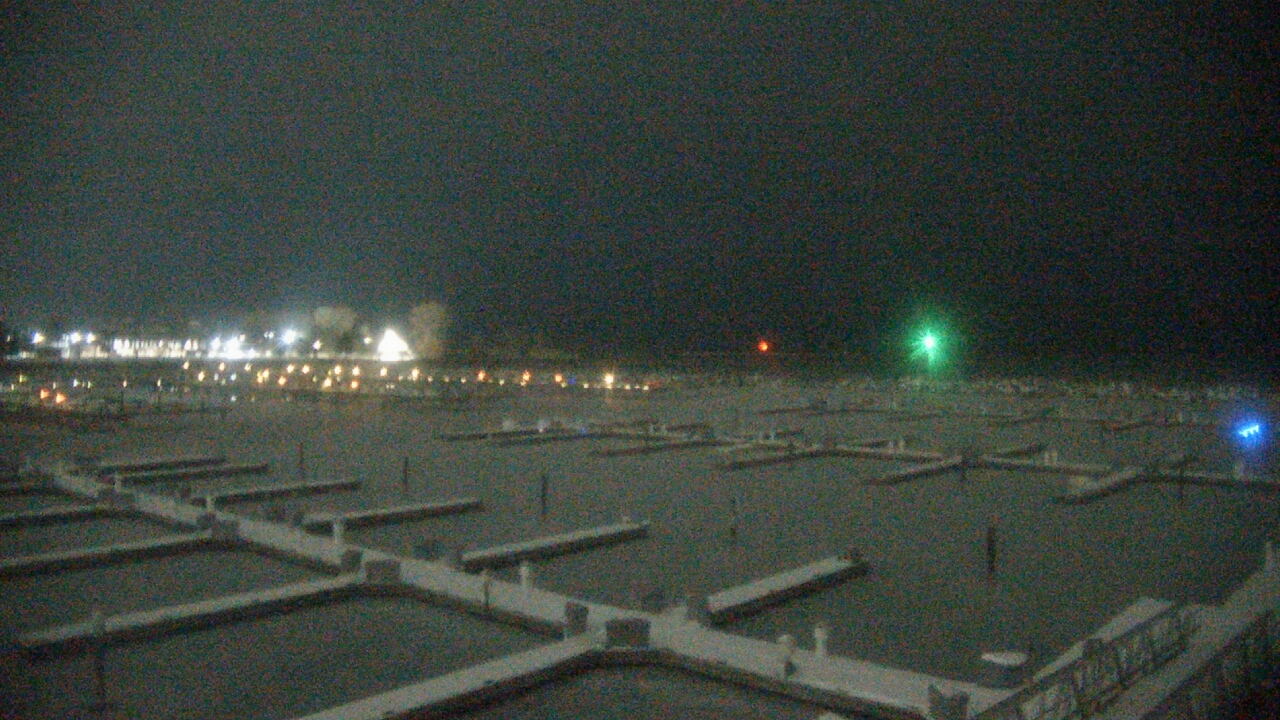 Thumbnail for current weather camera view from Waukegan Harbor and Marina in Waukegan, Illinois