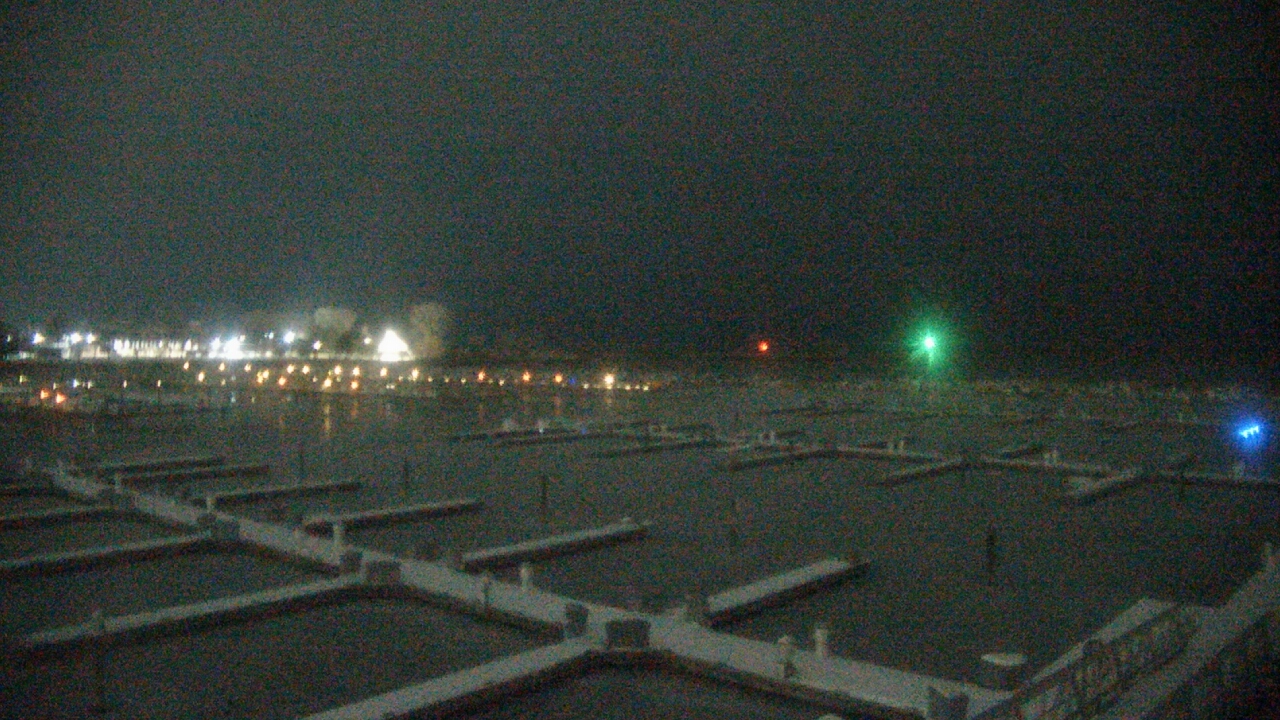 Thumbnail for current weather camera view from Waukegan Harbor and Marina in Waukegan, Illinois