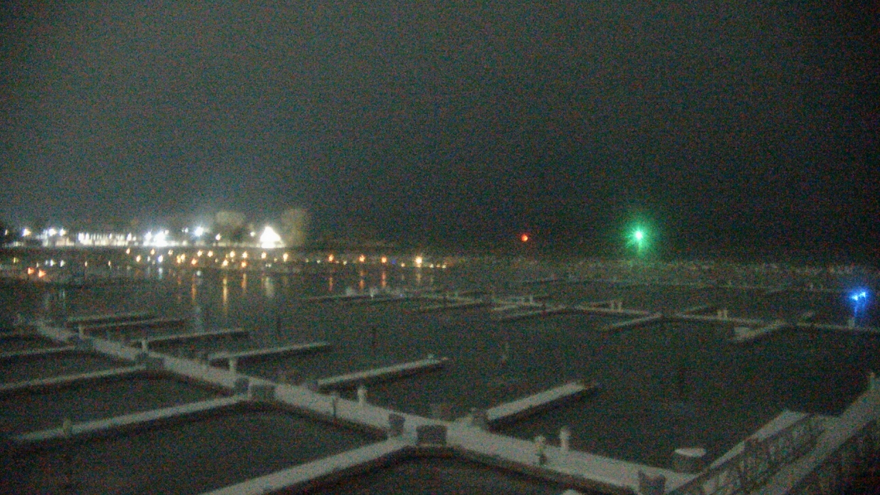 Thumbnail for current weather camera view from Waukegan Harbor and Marina in Waukegan, Illinois