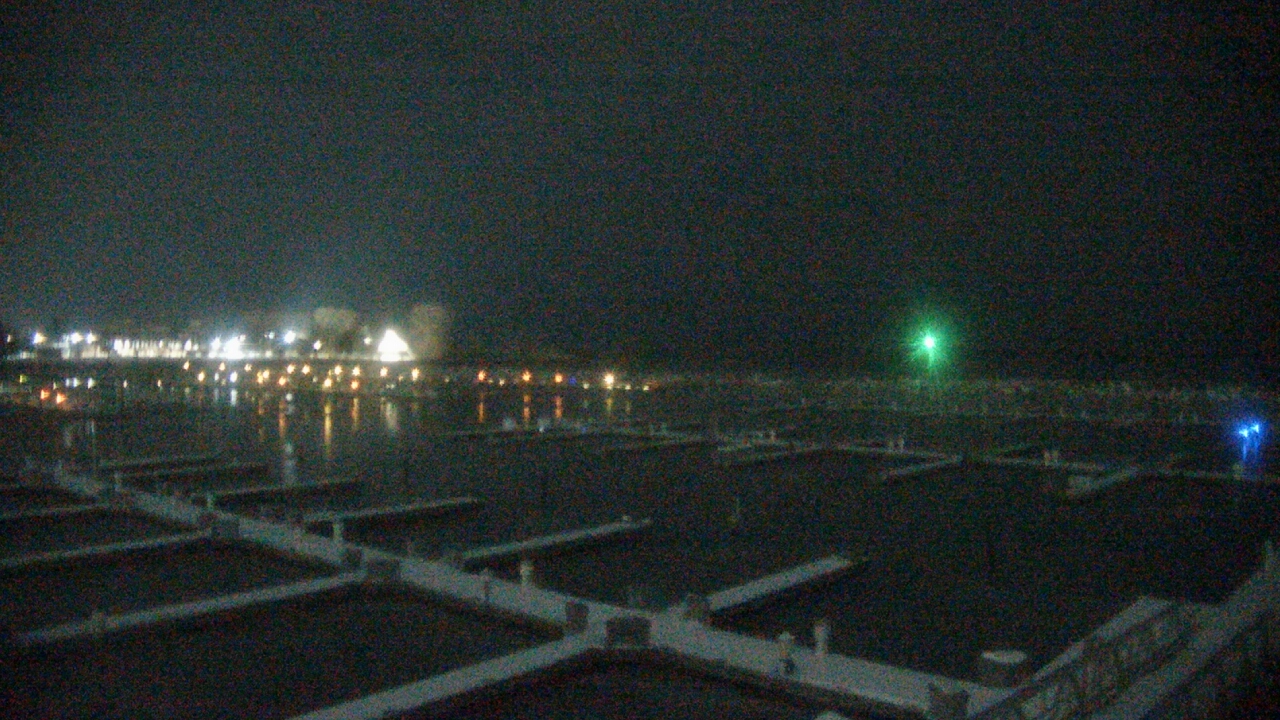 Thumbnail for current weather camera view from Waukegan Harbor and Marina in Waukegan, Illinois
