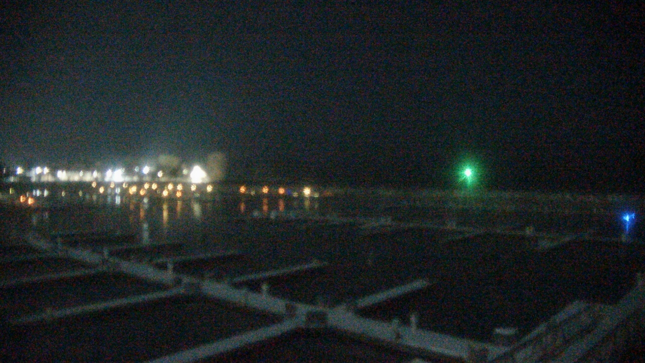 Thumbnail for current weather camera view from Waukegan Harbor and Marina in Waukegan, Illinois