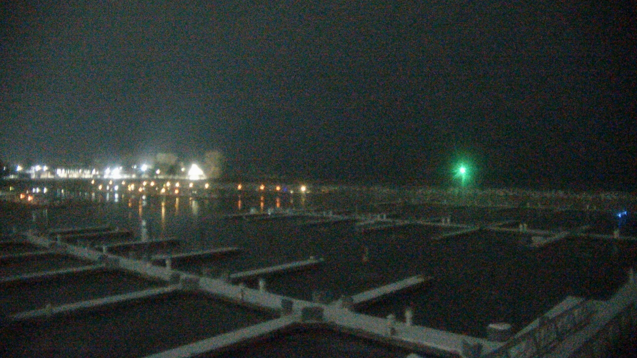 Thumbnail for current weather camera view from Waukegan Harbor and Marina in Waukegan, Illinois