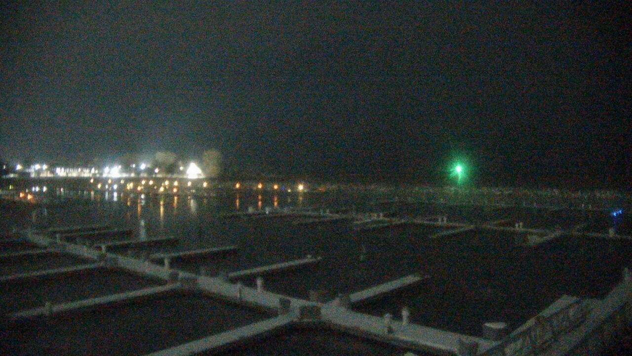 Thumbnail for current weather camera view from Waukegan Harbor and Marina in Waukegan, Illinois