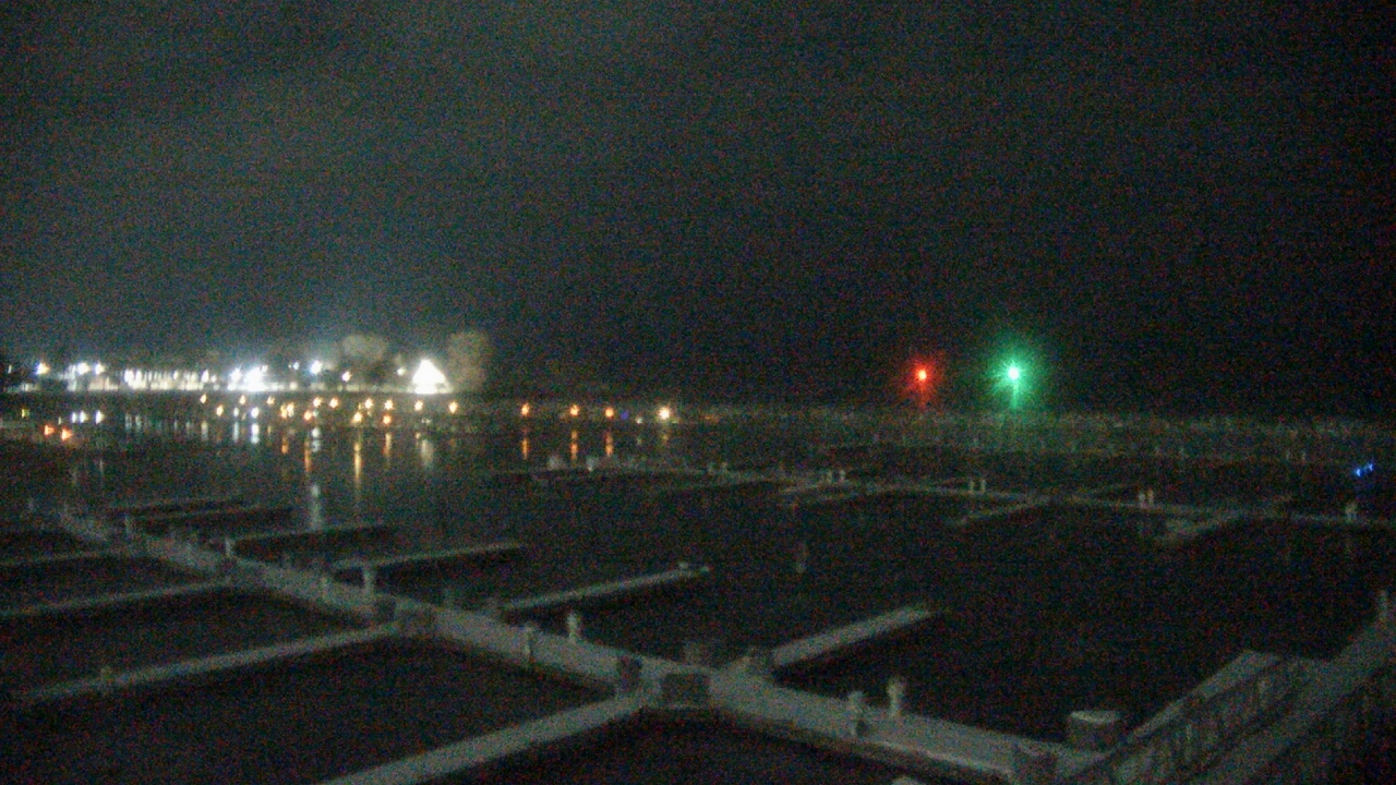 Thumbnail for current weather camera view from Waukegan Harbor and Marina in Waukegan, Illinois