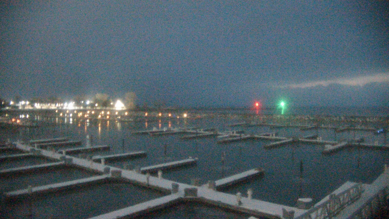 Thumbnail for current weather camera view from Waukegan Harbor and Marina in Waukegan, Illinois